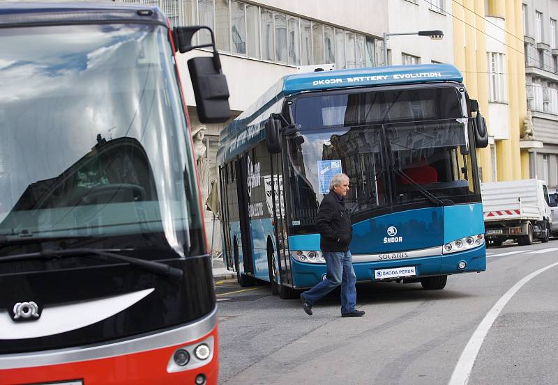 Představení elektrobusu Škoda Perun v Hradci Králové.