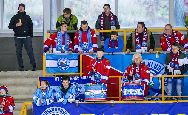 Fanoušci Nové Paky musejí být spokojení, jejich tým po 13. kole vede tabulku krajské ligy.