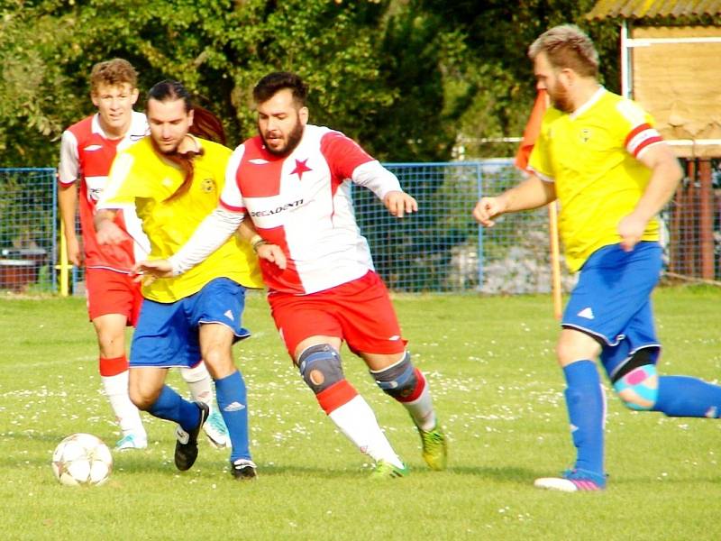 Okresní přebor ve fotbale: Boharyně - Slavia Hradec Králové B.