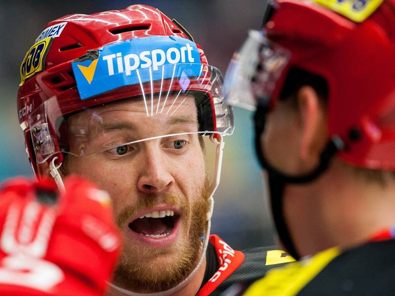 Hokejová extraliga: Mountfield HK - HC Oceláři Třinec.