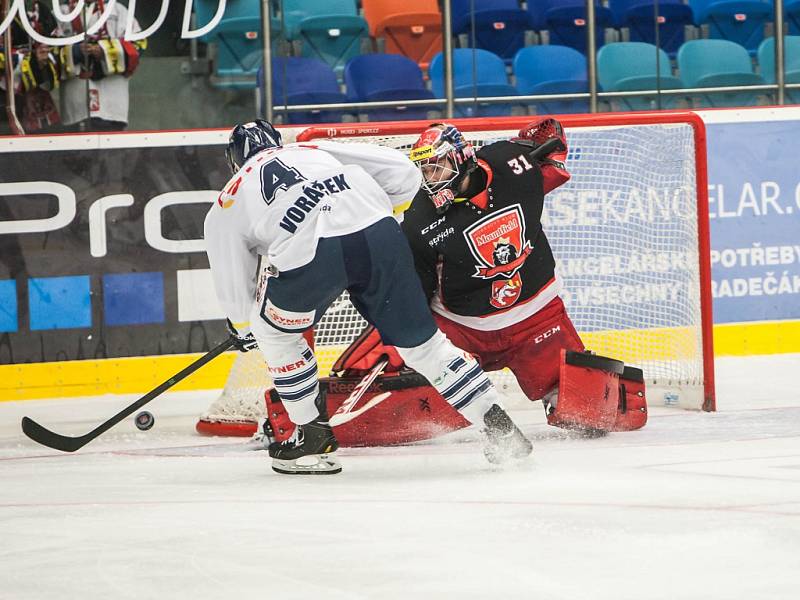 Hokejová extraliga: Mountfield HK - Bílí Tygři Liberec.