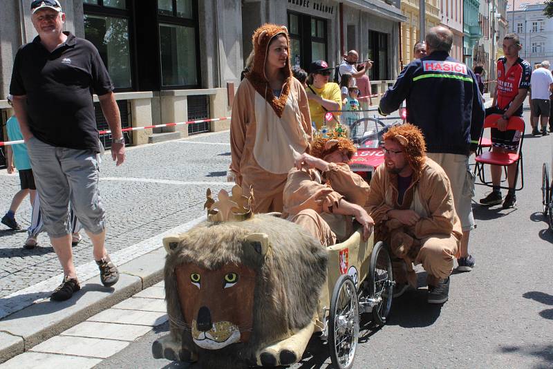 Další akce z cyklu Královéhradecká nábřeží patřila šlapadlům. Do Hradce zavítali i závodníci z Francie.