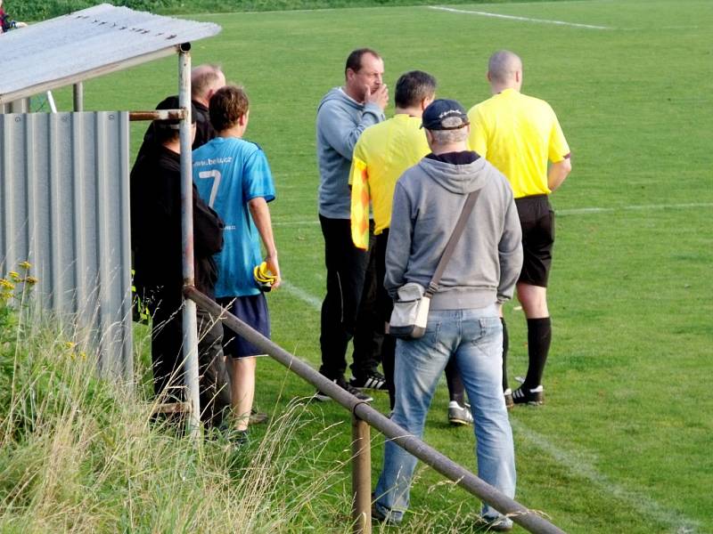 Krajská fotbalová I. B třída, skupina C: TJ Lokomotiva Hradec Králové - TJ Spartak Opočno.