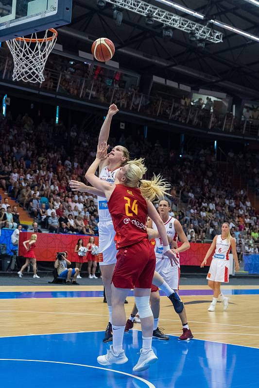 Mistrovství Evropy basketbalistek v Hradci Králové: České republika - Španělsko.