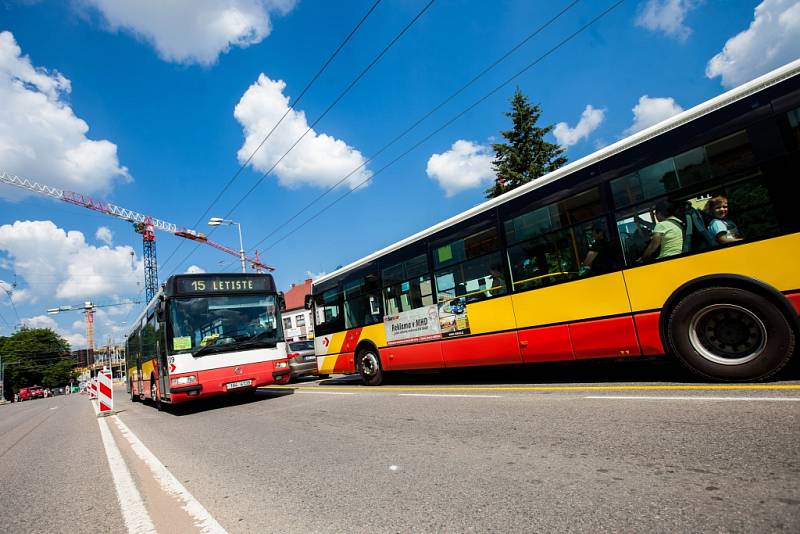 Zahájení přestavby křižovatky Koruna v Hradci Králové.