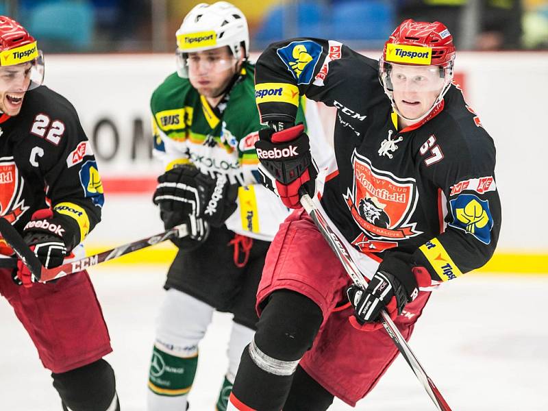 Hokejová extraliga: Mountfield HK - HC Energie Karlovy Vary.