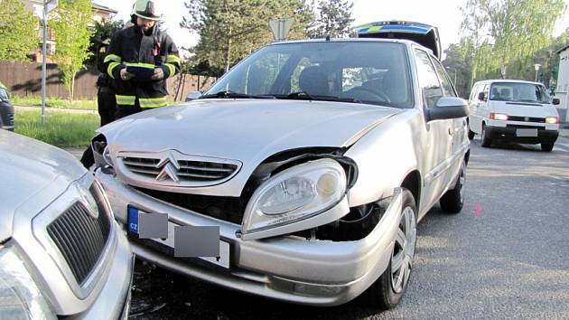 Dopravní nehoda dvou osobních automobilů v Třebechovicích pod Orebem.