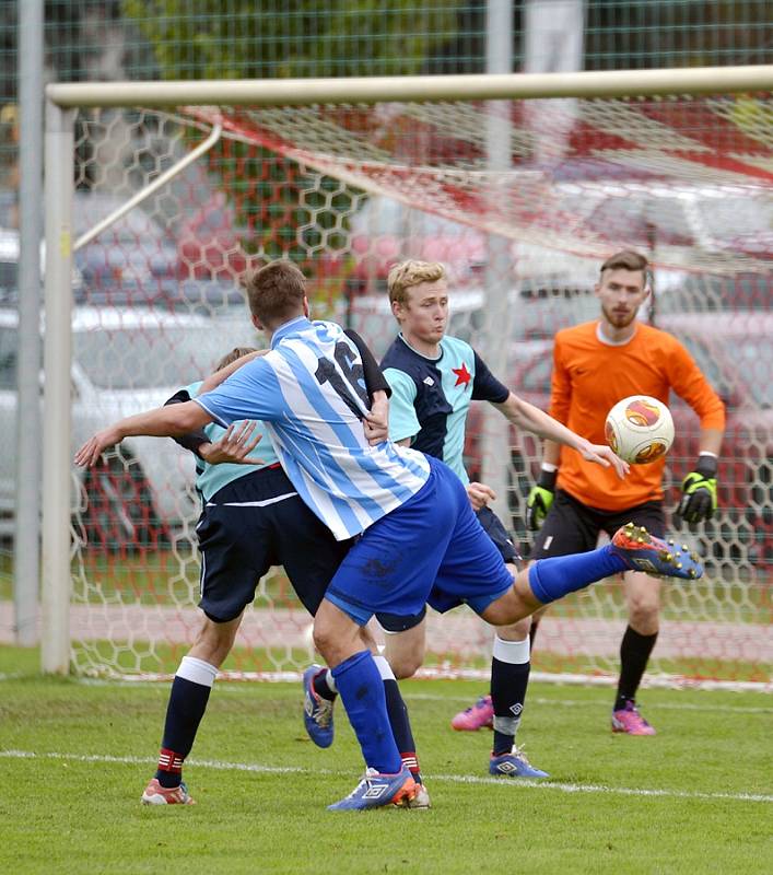 Krajský přebor ve fotbale: FC Slavia Hradec Králové - FC Kostelec nad Orlicí.