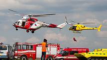 Helicopter show na letišti v Hradci Králové.