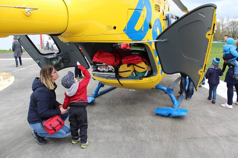 Den otevřených dveří na heliportu Letecké záchranné služby