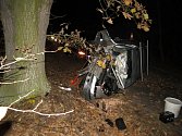Řidička jedoucí od Lišic směrem na Chlumec nad Cidlinou nabourala do stromu poté, co jí prý do cesty vběhla liška.