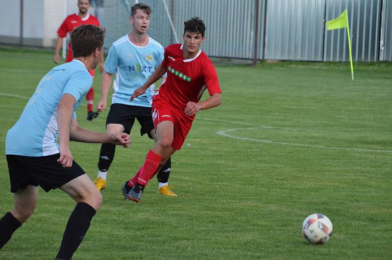 VÝHRA. Fotbalisté Stěžer porazili v úvodním utkání sezony I. B třídy Smiřice 5:0..