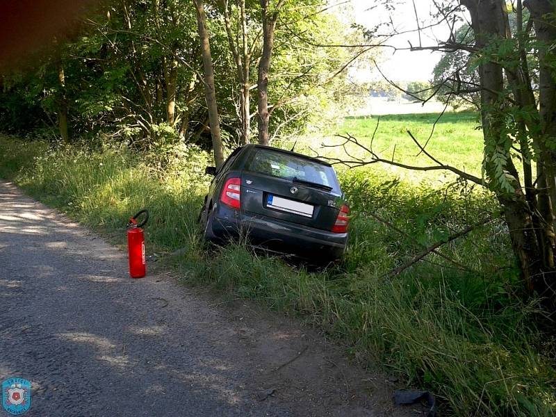 Dopravní nehoda dvou osobních vozidel obcemi Stračov a Pšánky.