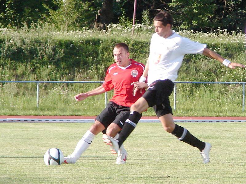 Fotbalová příprava: MFK Chrudim - FC Hradec Králové.