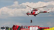 Helicopter show na hradeckém letišti.