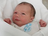Nela Moučková se narodila 24. října v 10.22 hodin. Měřila 48 centimetrů a vážila 3290 gramů. S rodiči Lenkou a Petrem Moučkovými a sestrou Rosaliou bydlí v Chlumci nad Cidlinou.