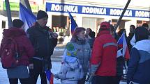 Volání po svobodě se v sobotu odpoledne neslo Hradcem Králové, kde se konala demonstrace odpůrců protiepidemických opatření. Na náměstí 28. října se jich odhadem sešlo více než šest stovek.