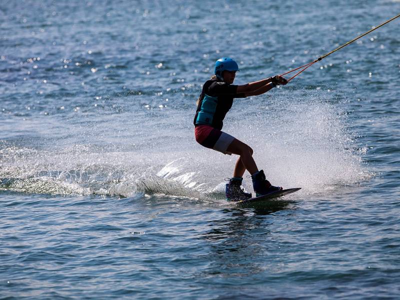 Wakepark na plačické pískovně u Hradce Králové.