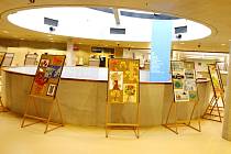 Výstava Žijeme s Vámi ve Studijní a věděcké knihovně v Hradci Králové.
