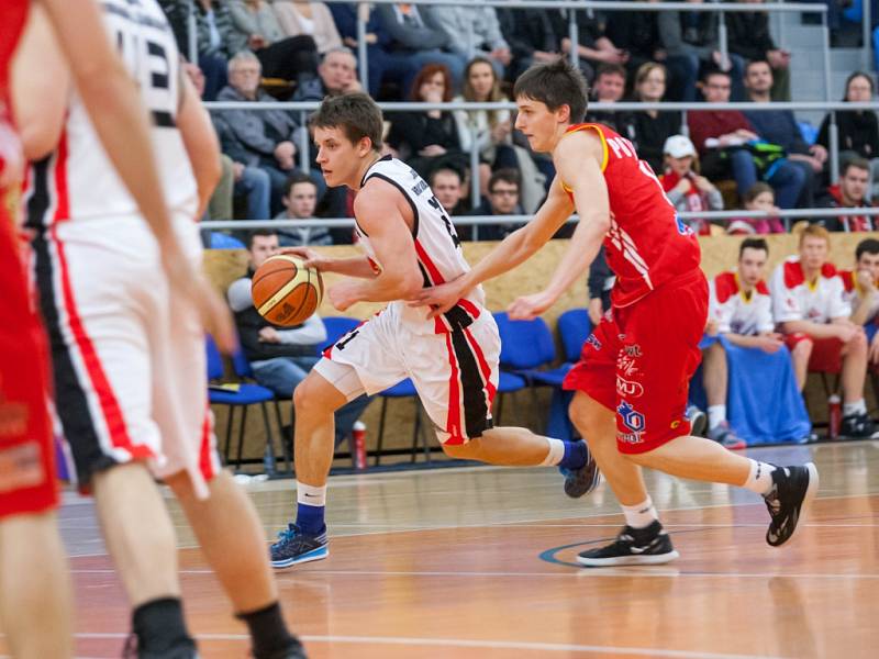 Basketbal mužů - 4. kolo Českého poháru: Sokol Hradec Králové 2 Pražské Předměstí - BK JIP Pardubice.