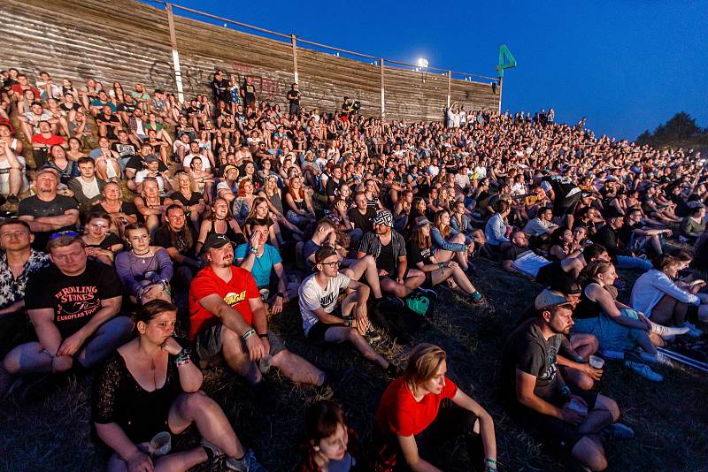 Koncerty Green Day, Weezer nebo Highly Suspect v noci na neděli uzavřely hradecký Rock for People.