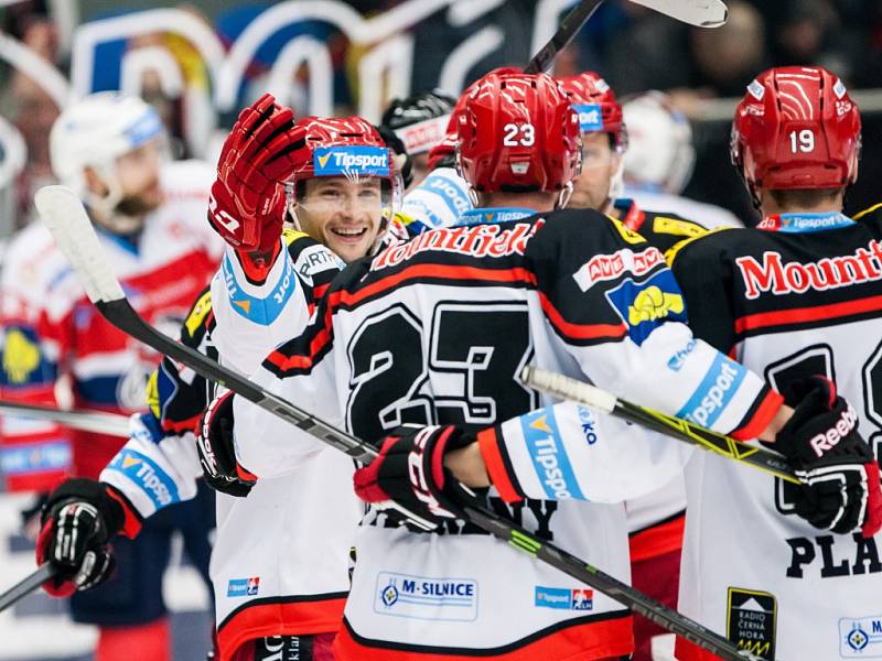 Hokejová extraliga: Mountfield HK - HC Dynamo Pardubice.