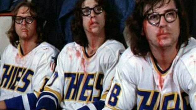 Ve filmu Slap Shot z roku 1977 si role bitkařů střihli skuteční hokejisté (zleva) Dave Hanson (ve filmu Jack Hanson), Steve Carlson (Steve Hanson) a Jeff Carlson (Jeff Hanson).