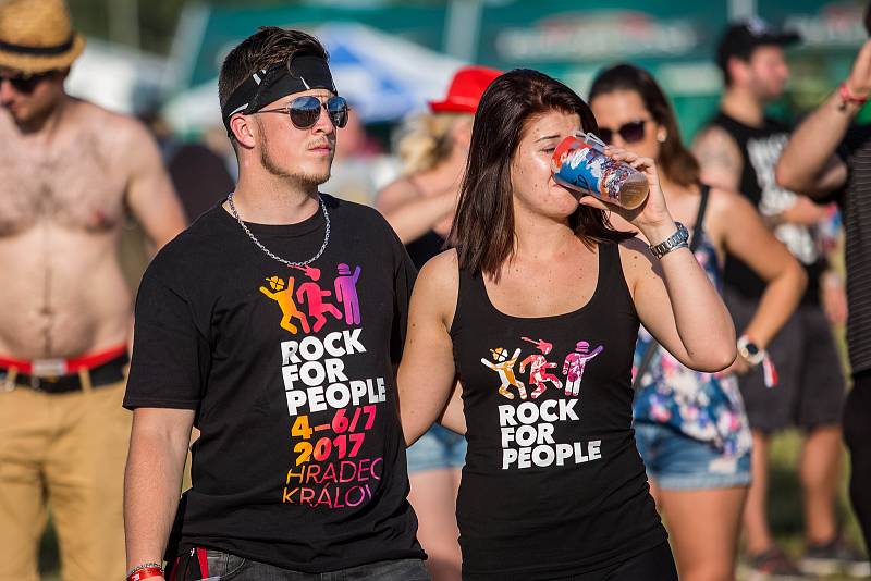 Na letišti v Hradci Králové začal 4. července 2018 dvacátý čtvrtý ročník festivalu Rock for People. Tradiční hudebnbní festival v Hradeckém festival parku. Vystoupily například Tři sestry či Vypsaná fixa