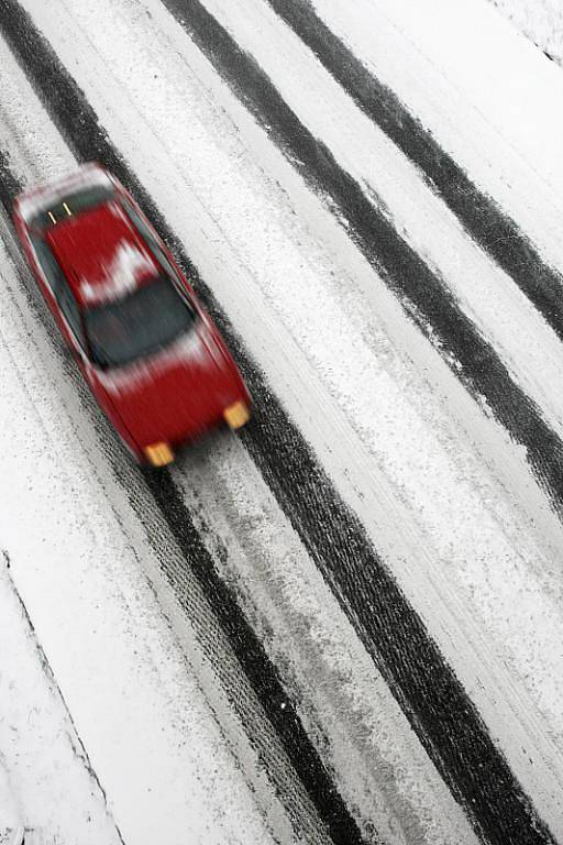 Silnice R35 směrem z Hradce Králové na Brno, v pátek 8. ledna 2010.