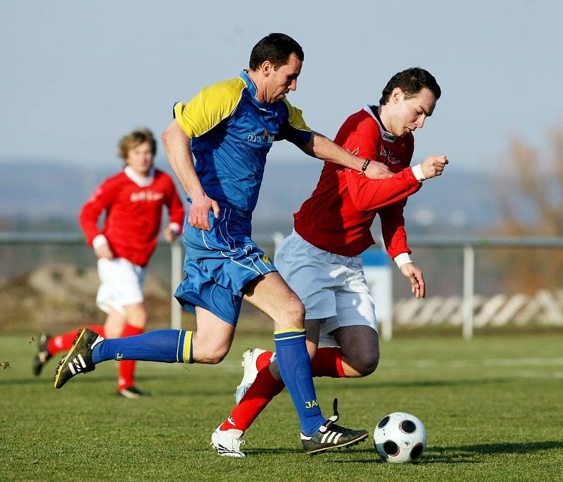 Fotbal, krajský přebor: Nový Hradec - Česká Skalice (21. března 2009).