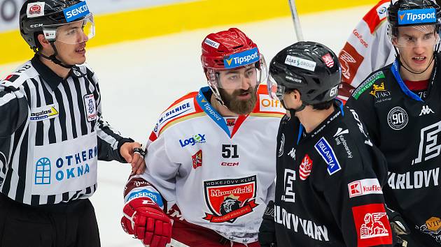 Extraliga 41. kolo: Mountfield Hradec Králové - HC Energie Karlovy Vary.