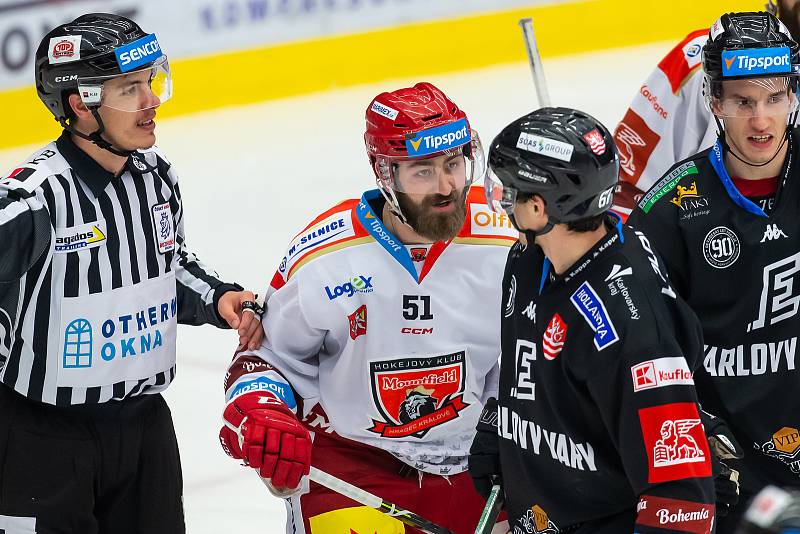 Extraliga 41. kolo: Mountfield Hradec Králové - HC Energie Karlovy Vary.