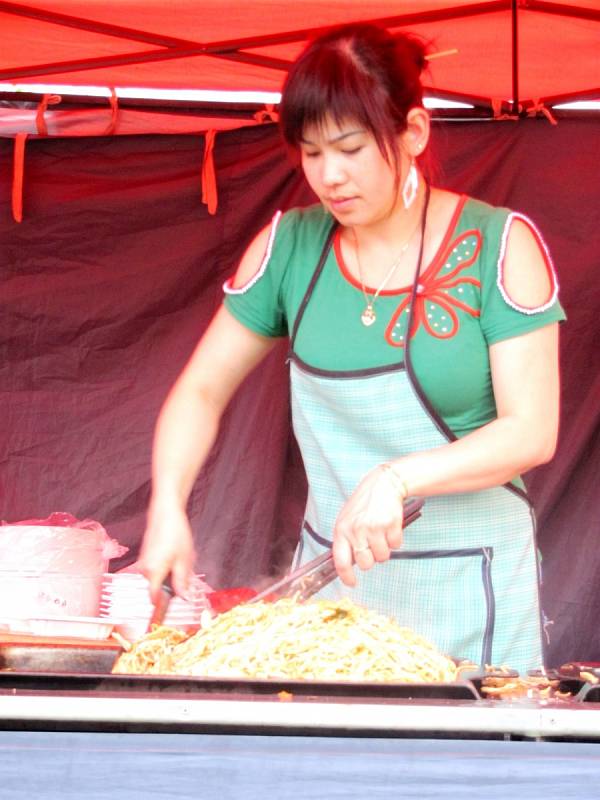 Food festival na Eliščině nábřeží a přilehlém náměstí Osvoboditelů v Hradci Králové.