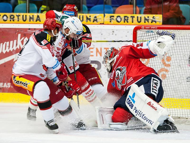 Hokejová extraliga: Mountfield HK - HC Dynamo Pardubice.