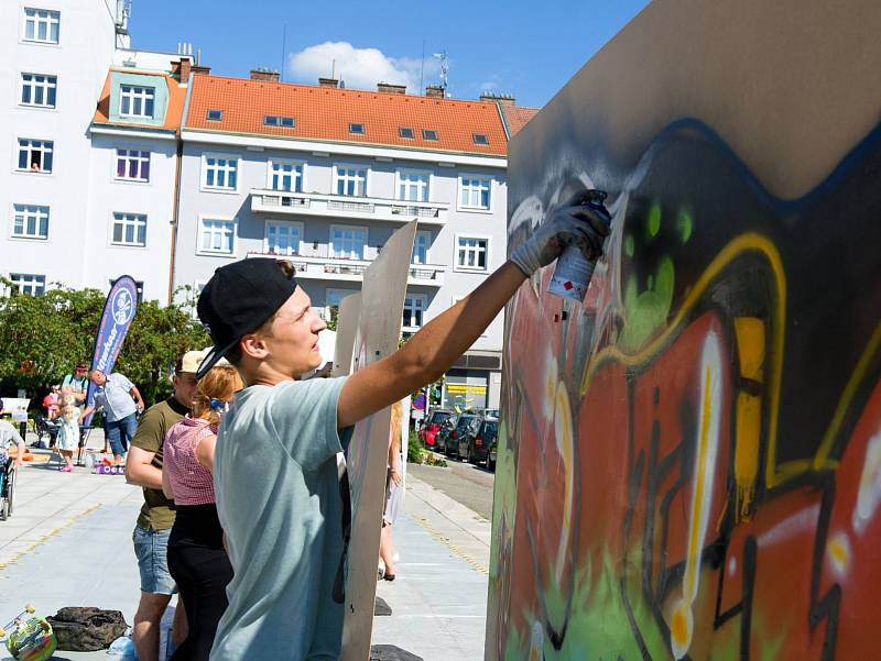 Graffiti Street Jam na královéhradeckém Ulrichově náměstí.