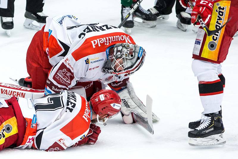 Předkolo hokejového Generali play off Tipsport extraligy: Mountfield HK - HC Energie Karlovy Vary.