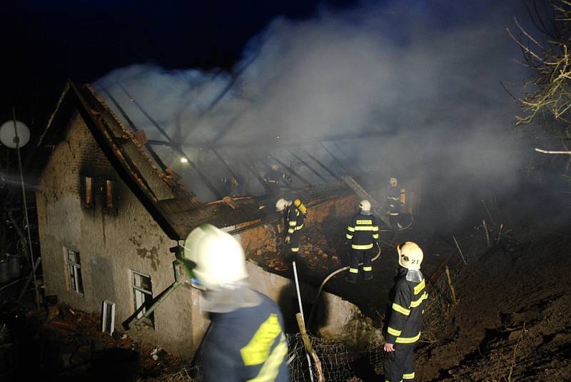 Požár rodinného domkuv Kozodrech