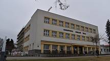 O pět moderních učeben se od září rozroste základní škola v Černilově.