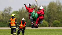 Helicopter show na letišti v Hradci Králové.