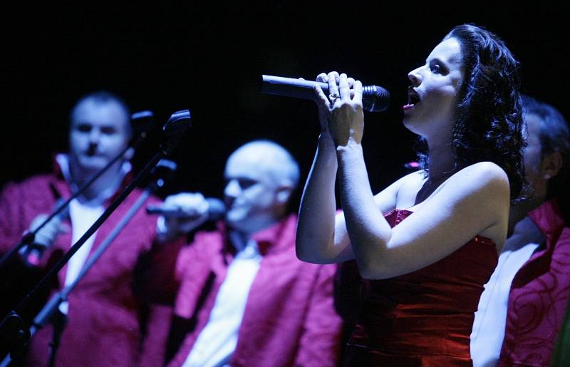 Vystoupení Queen Symphonic na Všesportovním stadionu v Hradci Králové.