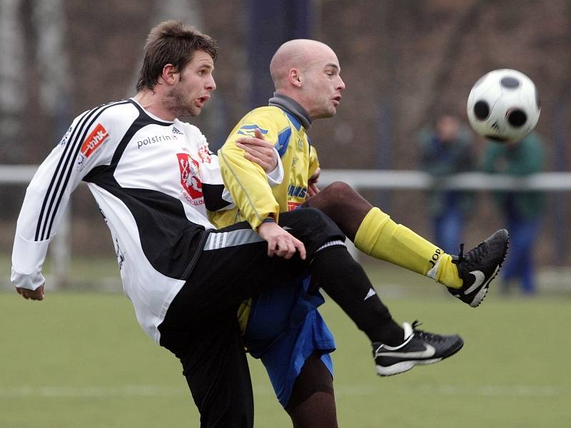 Přípravný duel FC Hradec (černobílé dresy) - Varnsdorf