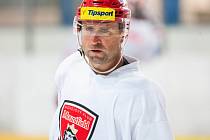 Jaroslav Bednář na tréninku královéhradeckých hokejistů.