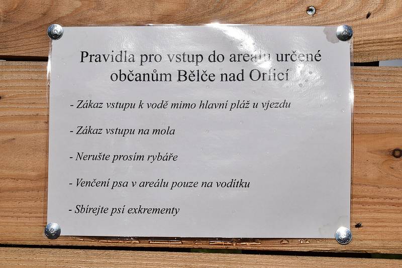 Laguna už slouží hlavně rybářům. Koupat se tady mohou jen obyvatelé Bělče nad Orlicí.