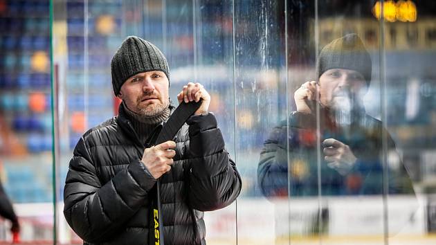 Josef Marha, bývalý vynikající hokejista. Kariéru končil v Hradci.