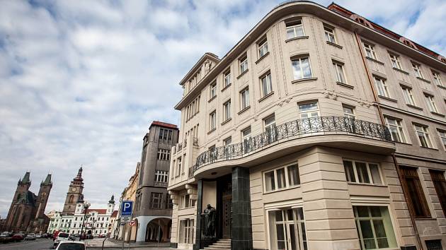 Prohlídka rekonstruované Galerie moderního umění v Hradci Králové.