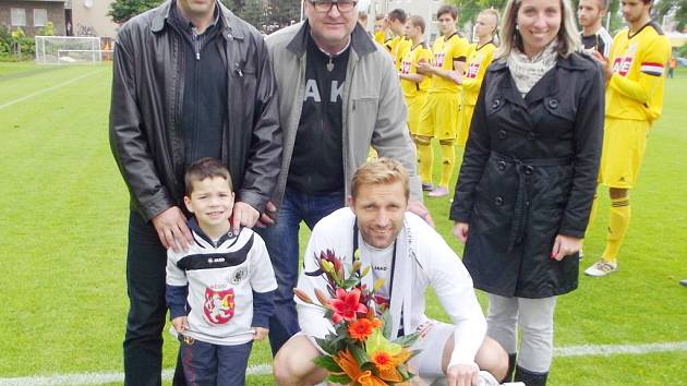 Rozlučka Milana Fukala s černobílým dresem hradeckých fotbalových "votroků".