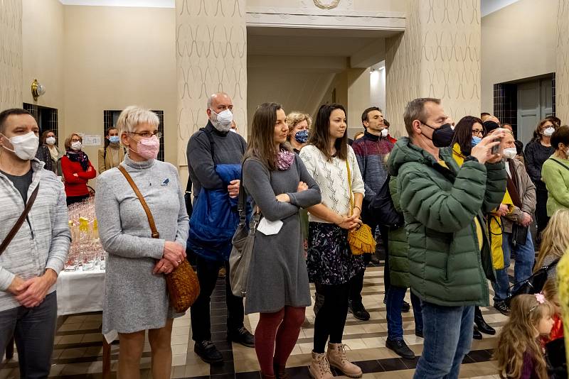 „Plechová abstrakce“ hradeckého fotografa a výtvarníka Martina Veselého.