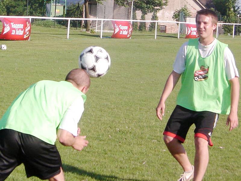 Projekt Gambrinusu "Kopeme za fotbal" v Nedělištích.