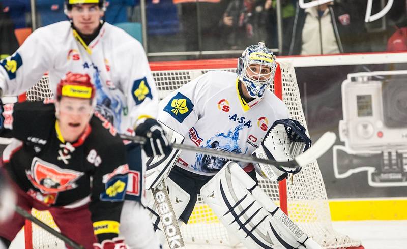 Hokejová extraliga: Mountfield HK - Bílí Tygři Liberec.