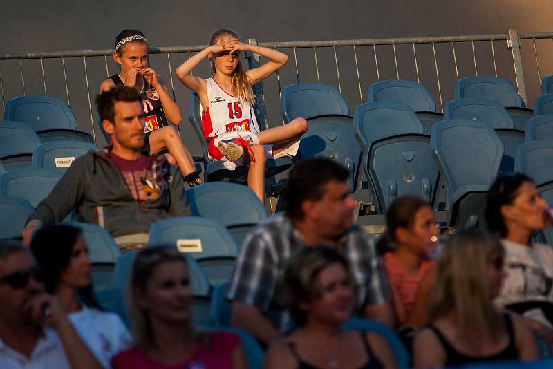 Zahájení mistrovství Evropy v basketbalu žen v Hradci Králové.